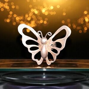 Elegant ANTIQUE/VINTAGE .925 Silver Butterfly Ring 9 grams